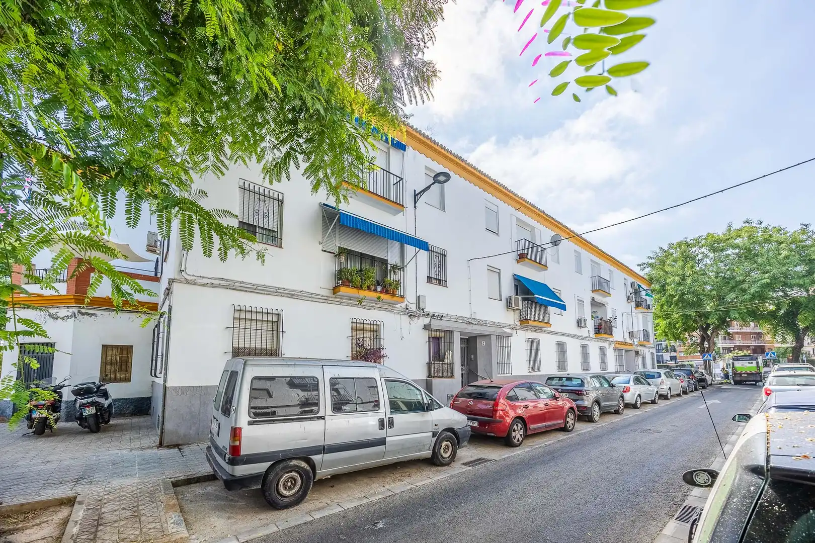 Exterior view of Duplexes for rent in Sevilla  with Air Conditioner, Heating and Terrace