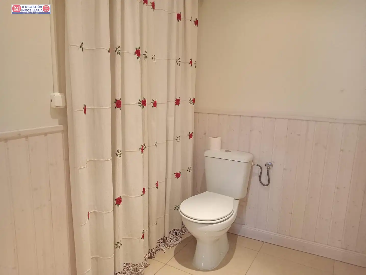 Baño de Local en venta en Villafranca de los Caballeros con Aire acondicionado