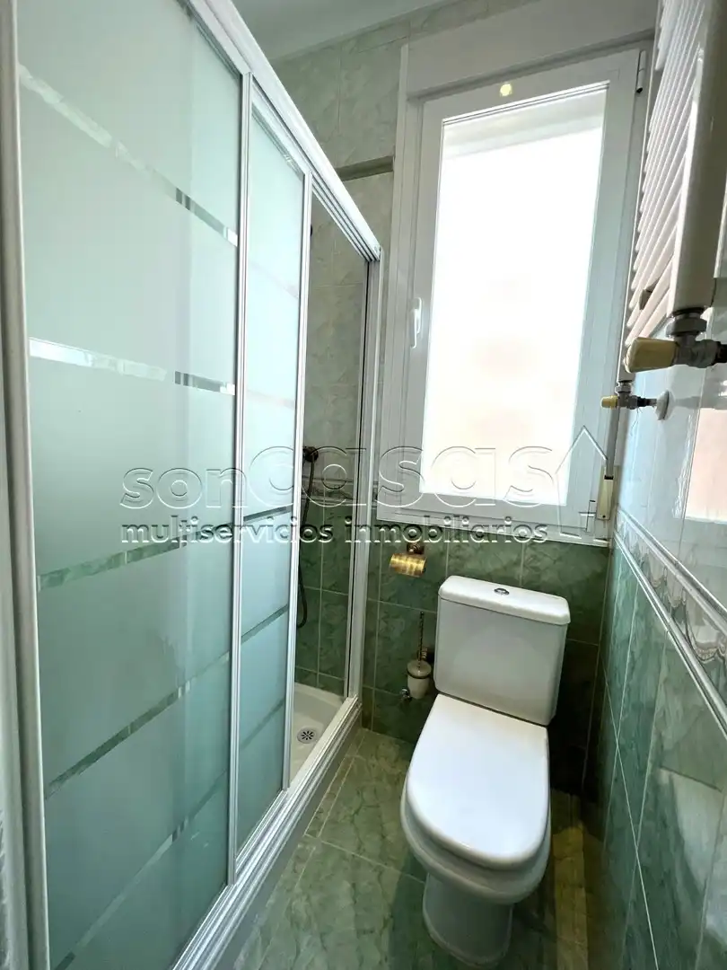 Bathroom of Flat for rent in Madrid  with Air Conditioner, Heating and Terrace