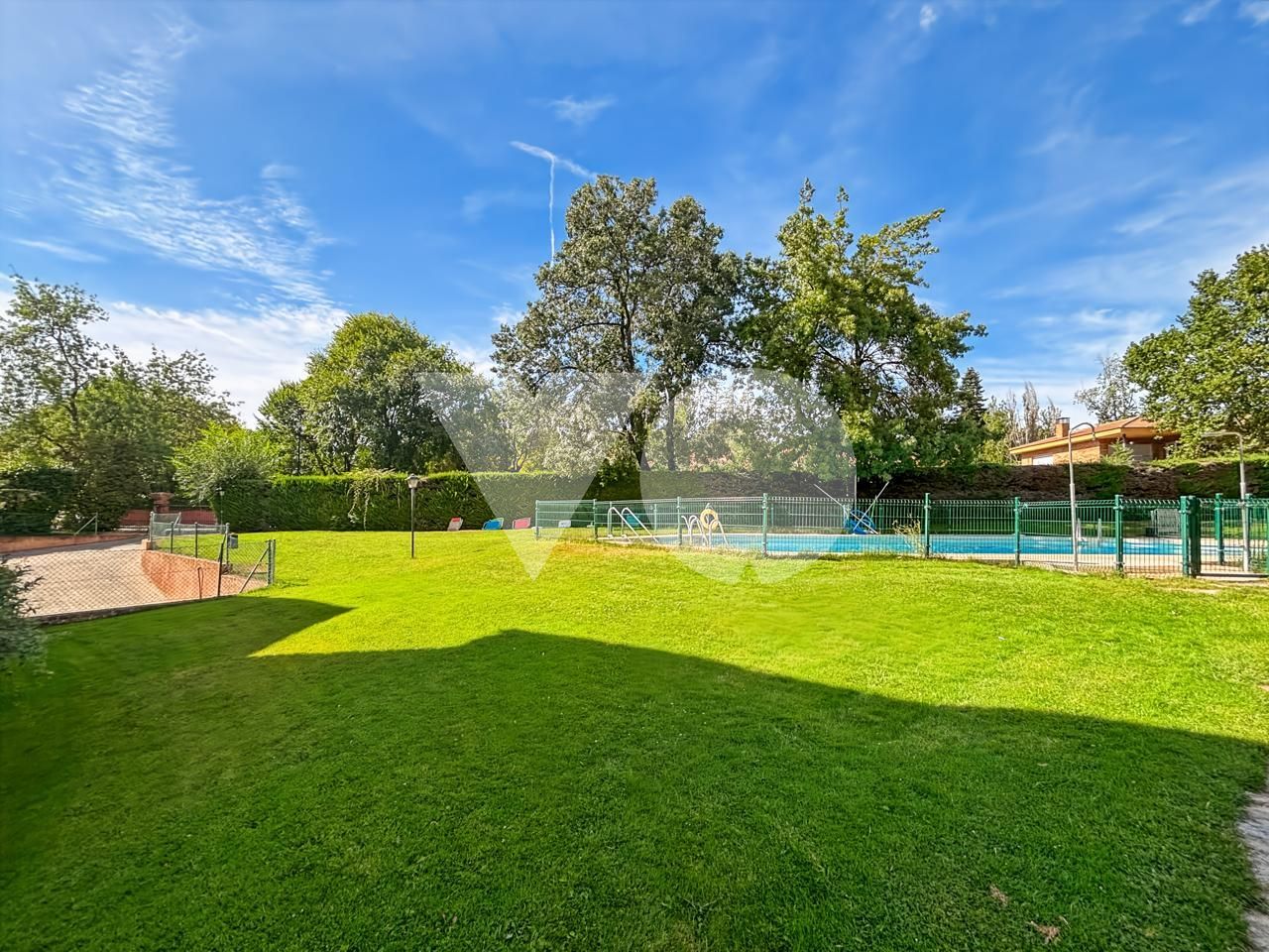 Jardín de Piso en venta en El Escorial con Aire acondicionado, Calefacción y Parquet