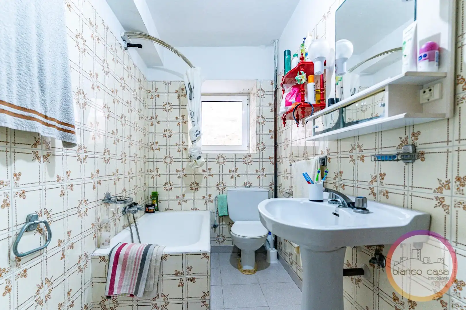 Bathroom of Houses for sale in Laxe  with Heating and Terrace