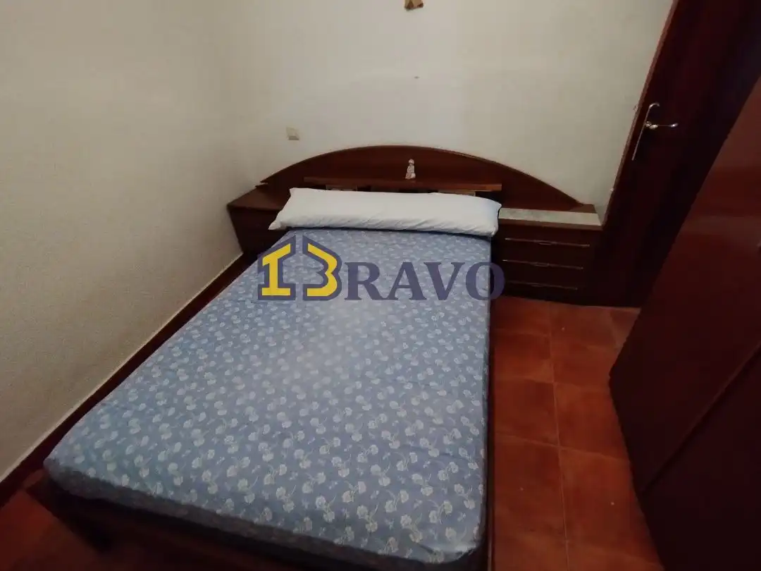 Habitación de Casa adosada en venta en Junta de Traslaloma con Calefacción, Jardín privado y Amueblado
