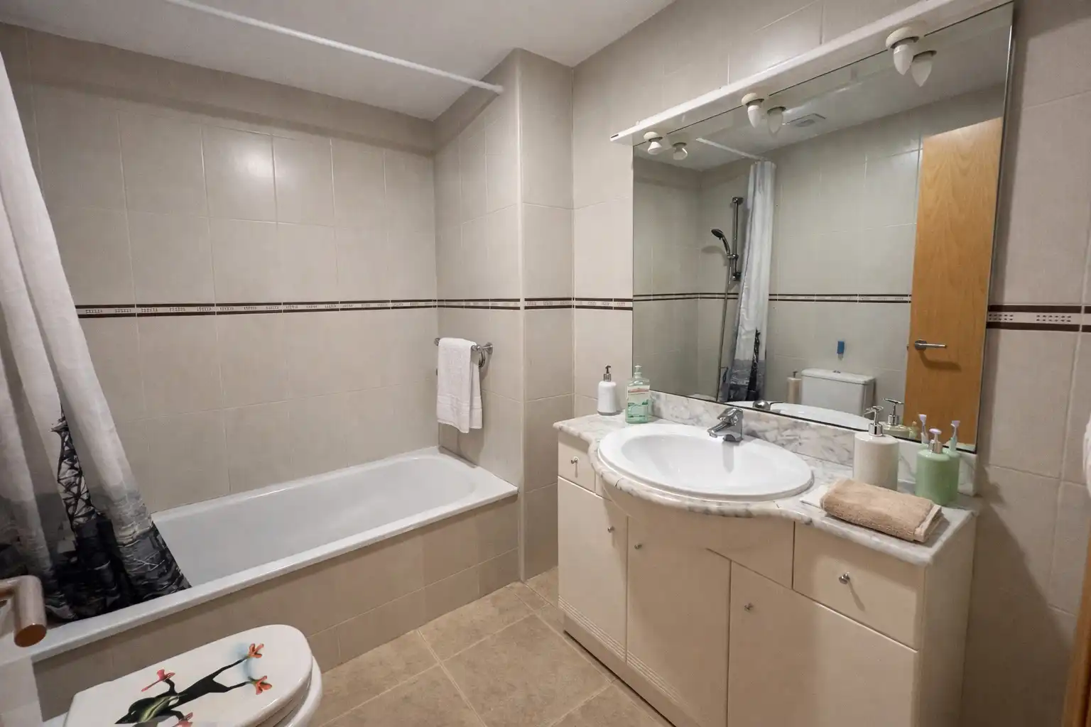 Baño de Piso en venta en Roses con Aire acondicionado, Calefacción y Amueblado