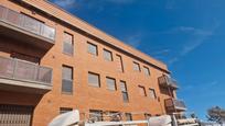 Vista exterior de Pis en venda en Vícar amb Calefacció, Terrassa i Piscina comunitària