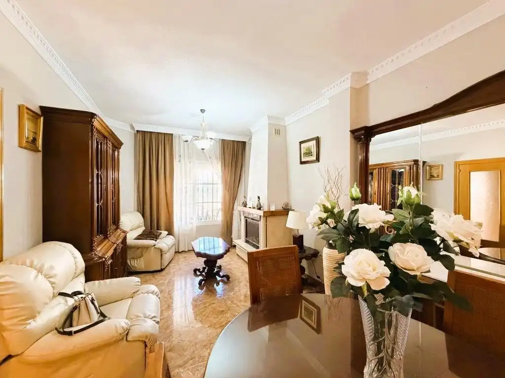 Living room of Detached homes for sale in Málaga  with Air Conditioner, Private garden and Terrace