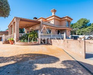 Vista exterior de Casa o xalet en venda en L'Albiol amb Aire condicionat, Terrassa i Piscina