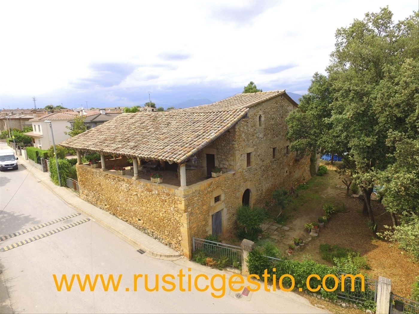 Country homes for sale in Serinyà
