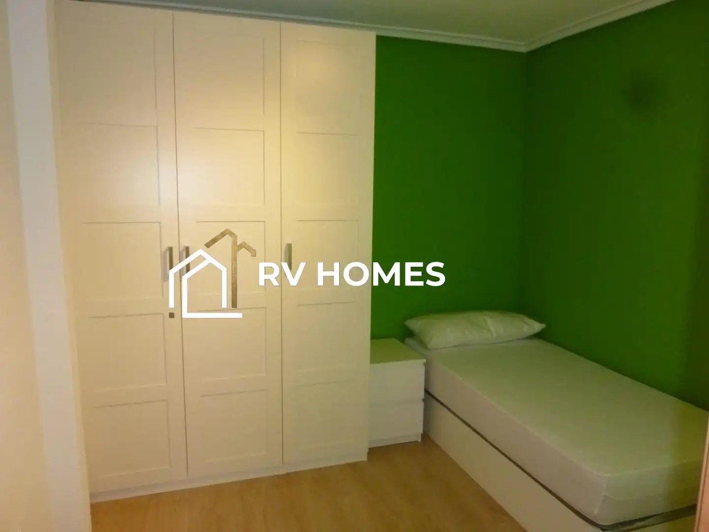 Schlafzimmer von Wohnung zur Miete in Cáceres mit Klimaanlage, Heizung und Möbliert