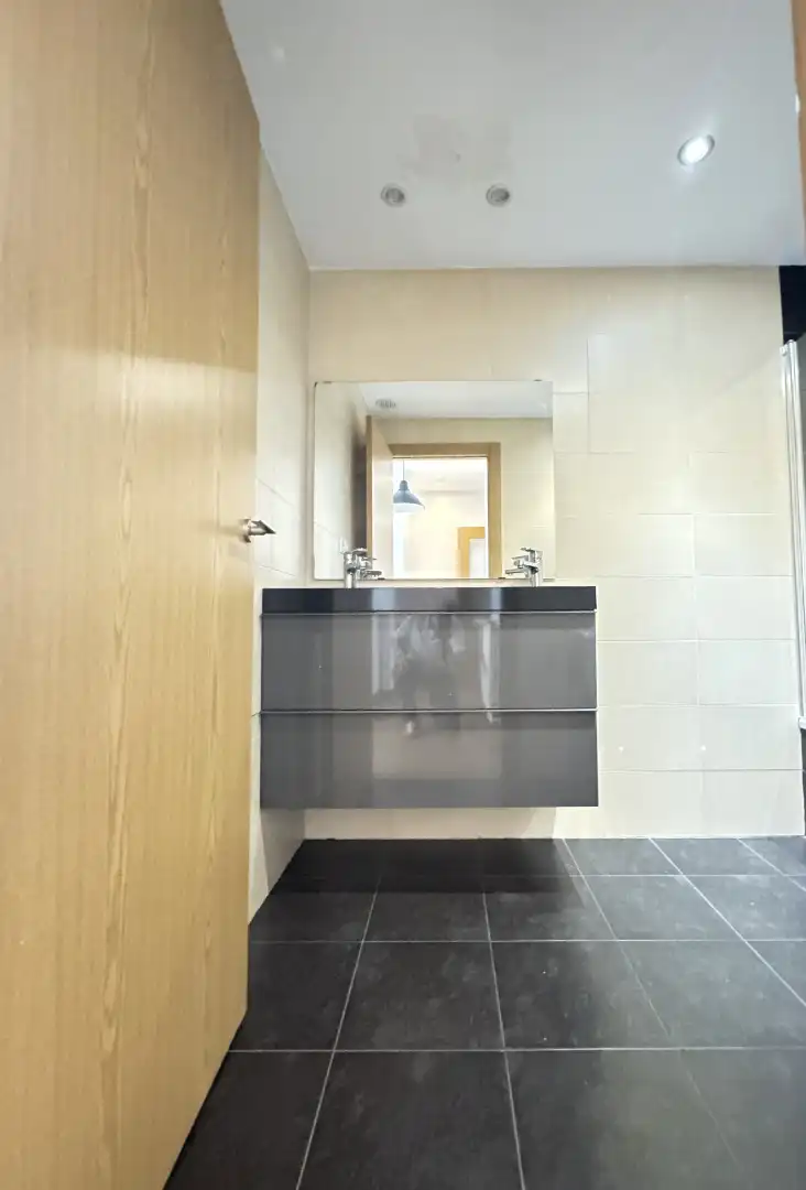 Baño de Ático en venta en Avilés con Calefacción, Parquet y Terraza