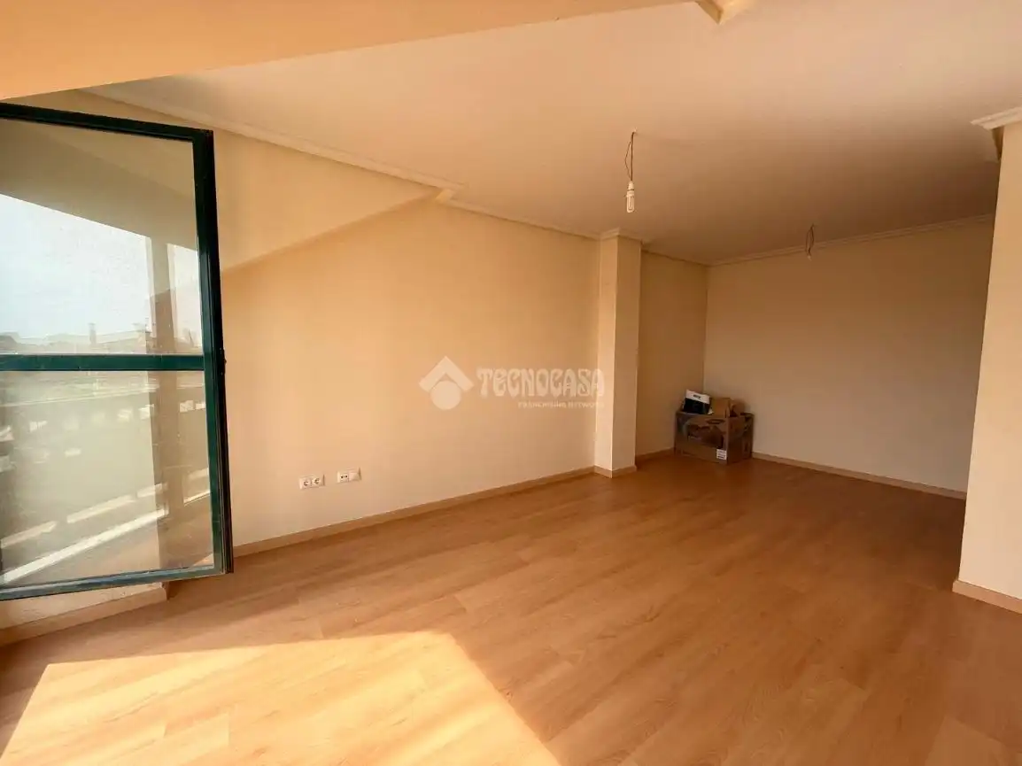 Habitación de Ático en venta en Villanubla con Calefacción, Parquet y Terraza