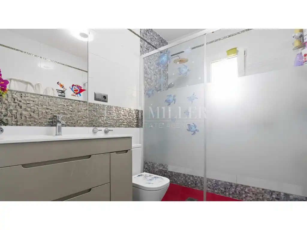 Bathroom of Houses for sale in La Huerta  