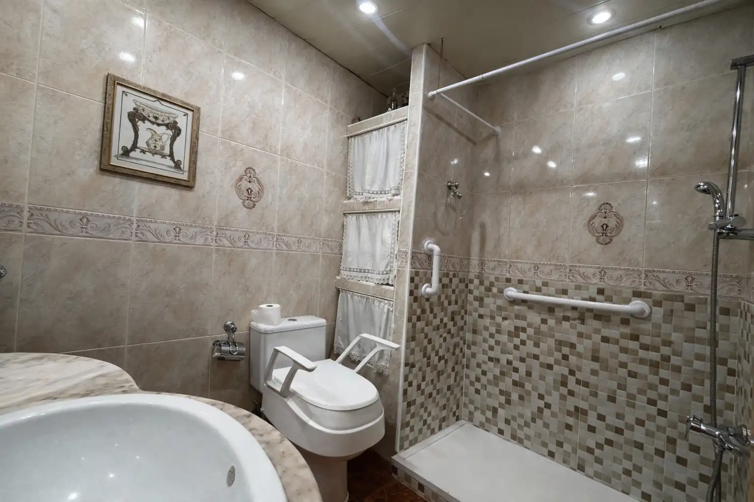 Bathroom of Flat for sale in Sant Joan Despí  with Air Conditioner, Heating and Furnished