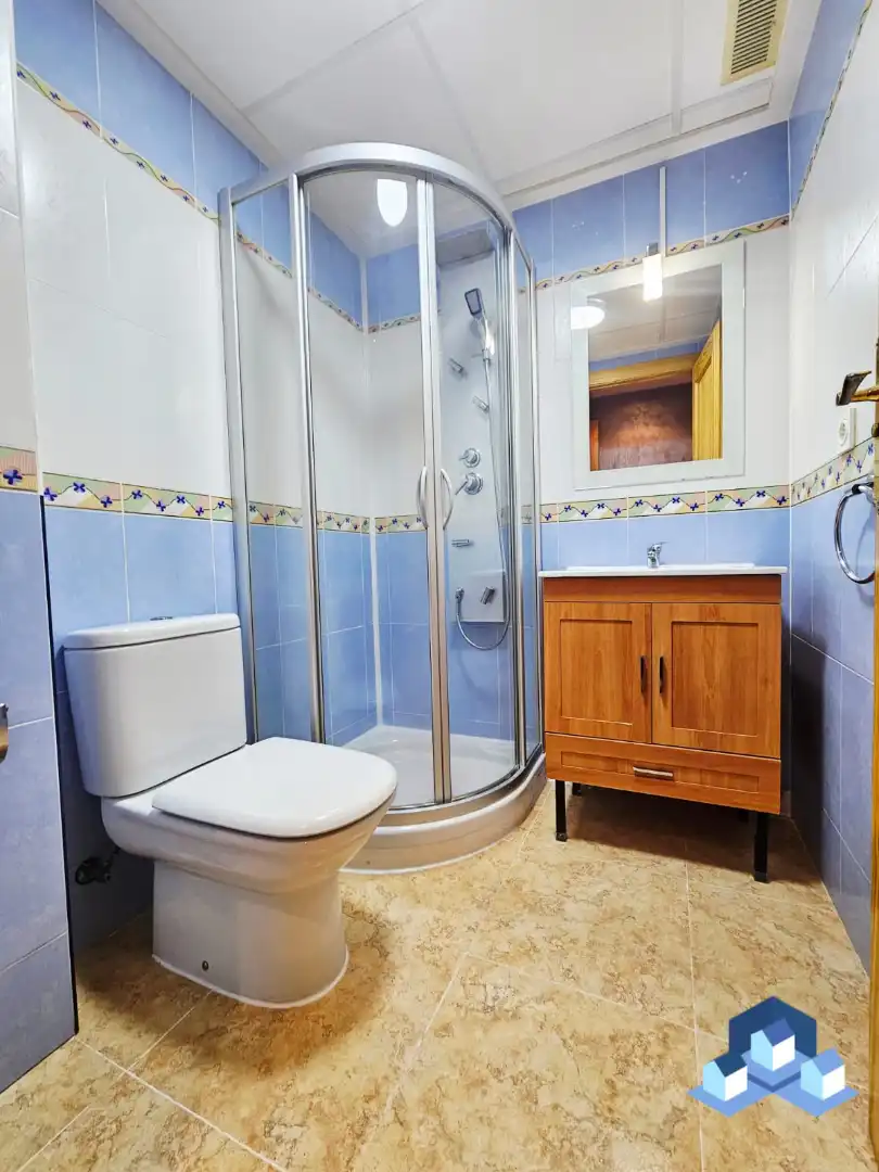 Baño de Piso en venta en Lorca con Aire acondicionado, Calefacción y Jardín privado