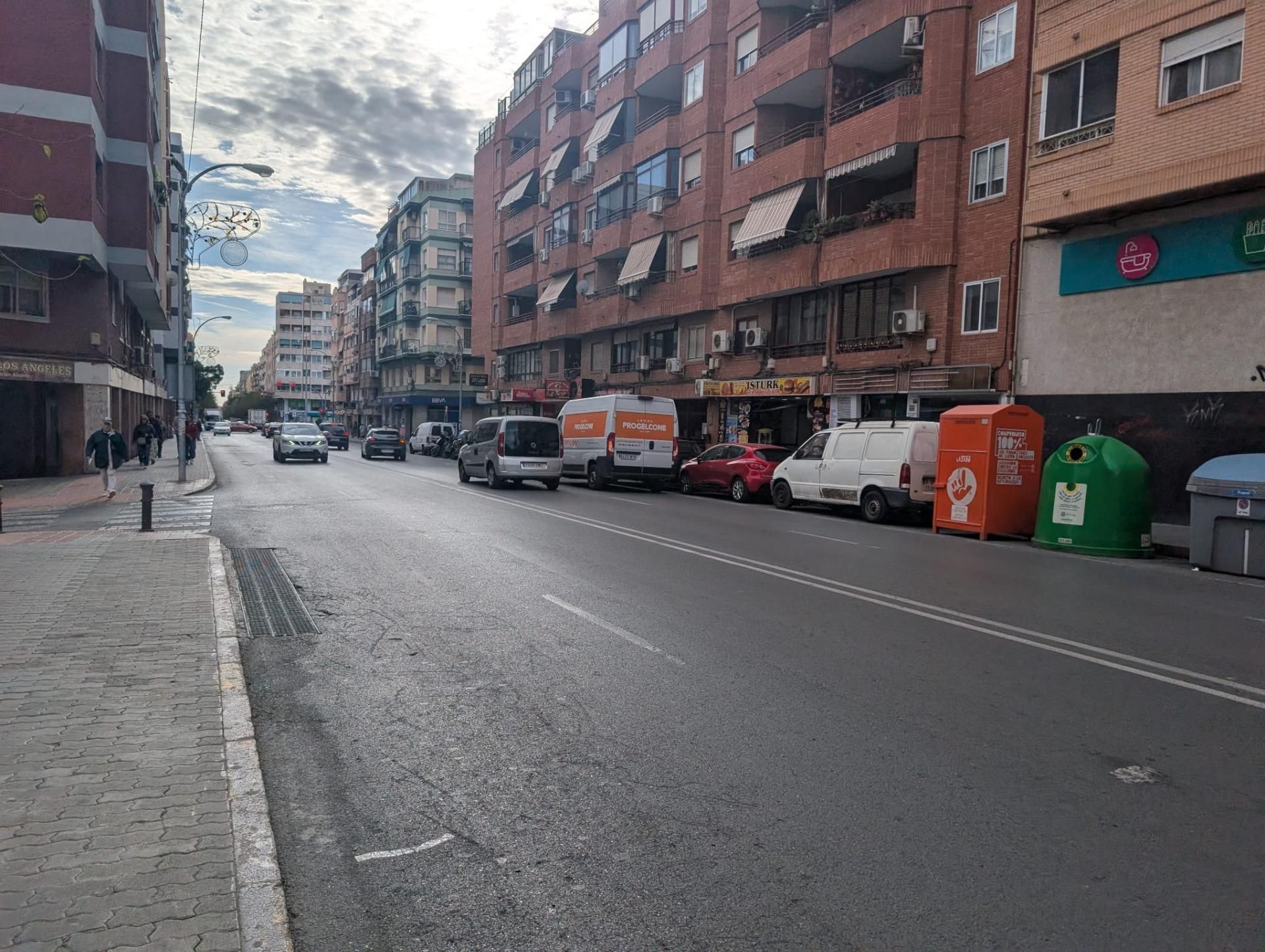 Vista exterior de Pis en venda en Alicante / Alacant amb Aire condicionat, Traster i Balcó