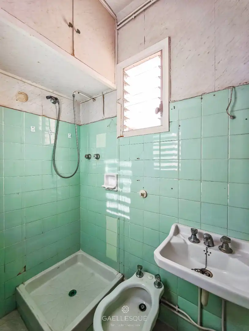 Baño de Ático en venta en Barcelona con Calefacción, Parquet y Terraza