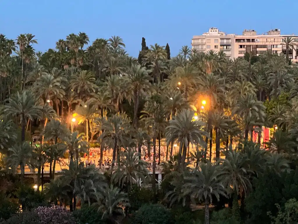 Vista exterior de Piso en venta en Elche / Elx
