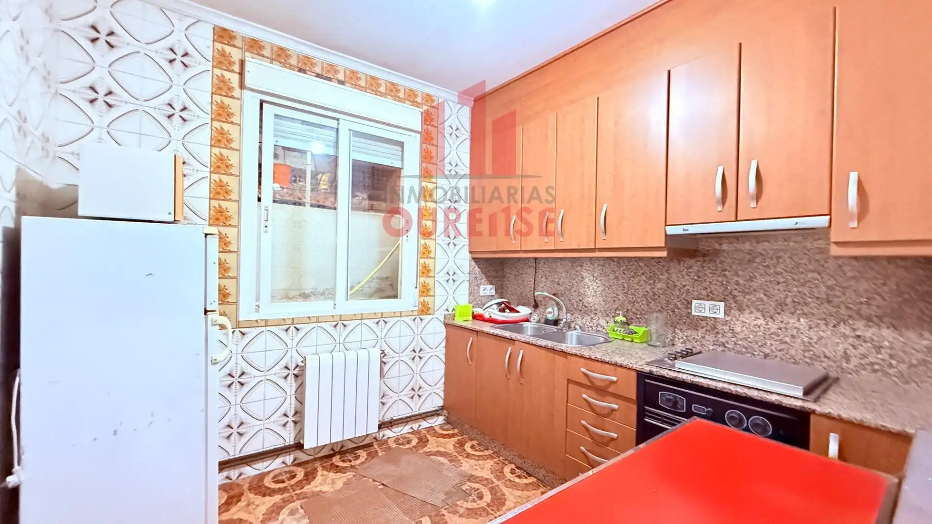 Kitchen of Buildings for sale in Ourense Capital 