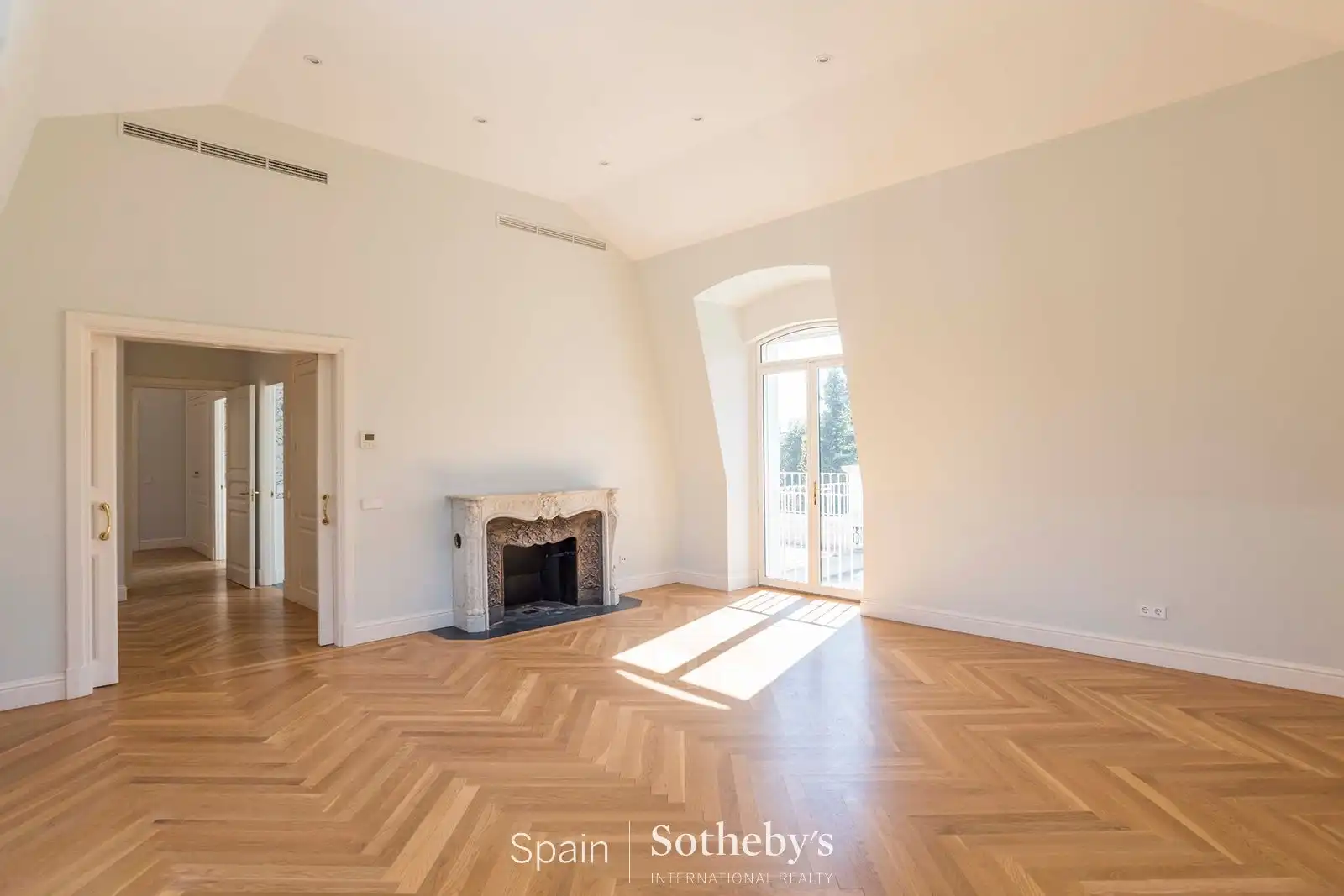 Sala de estar de Casa o chalet en venta en Madrid con Aire acondicionado, Calefacción y Jardín privado