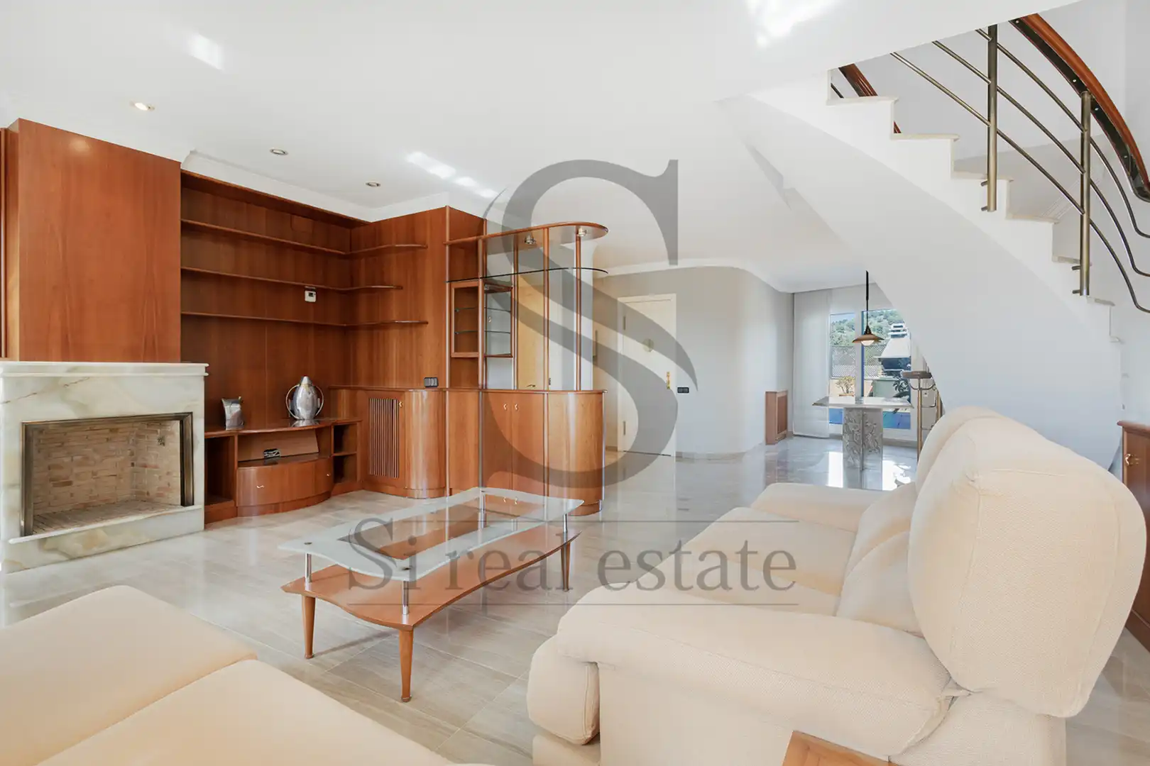 Sala d'estar de Dúplex en venda en Barcelona amb Aire condicionat, Calefacció i Parquet