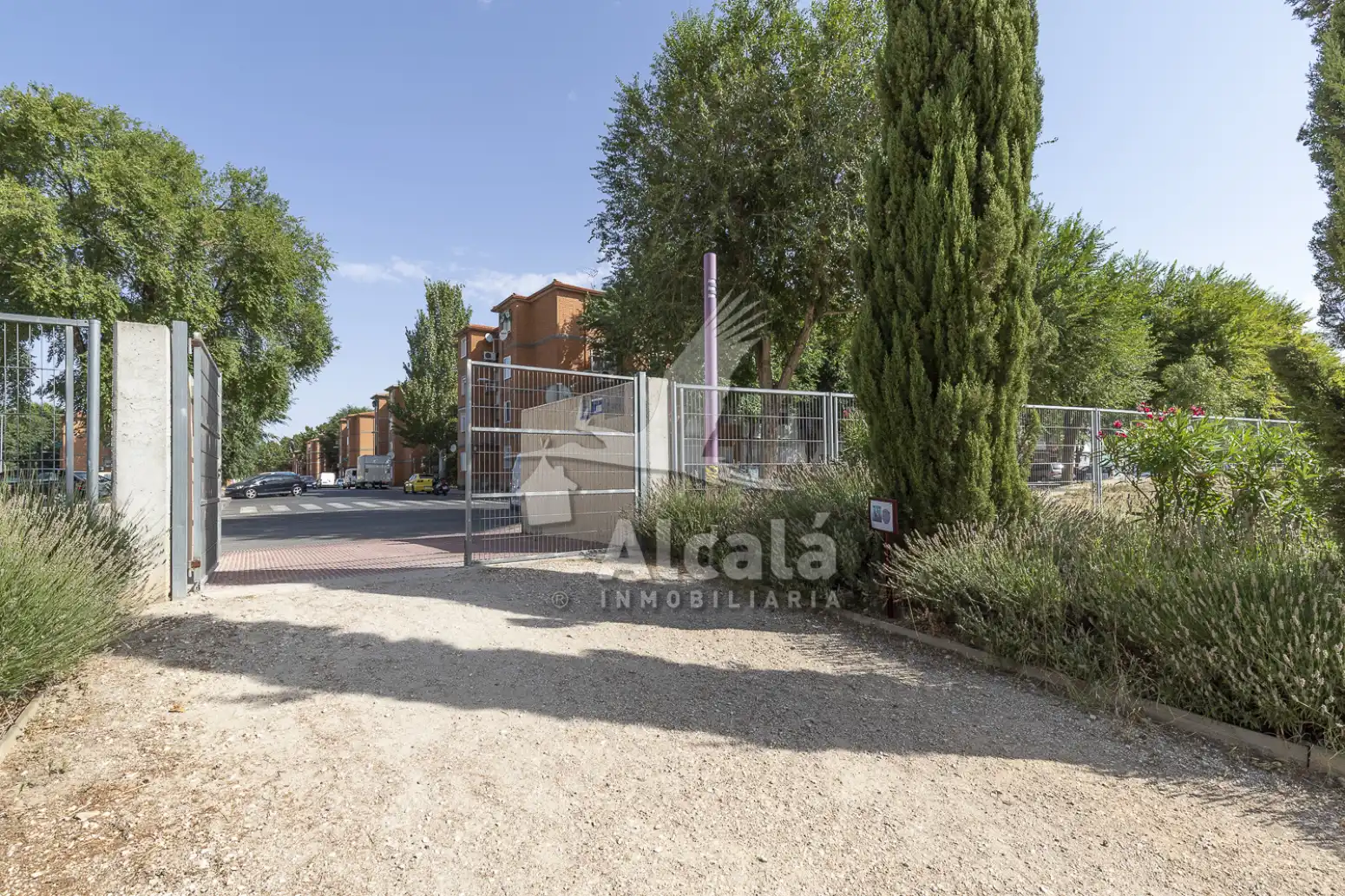 Exterior view of Flat for sale in Alcalá de Henares  with Air Conditioner, Heating and Terrace