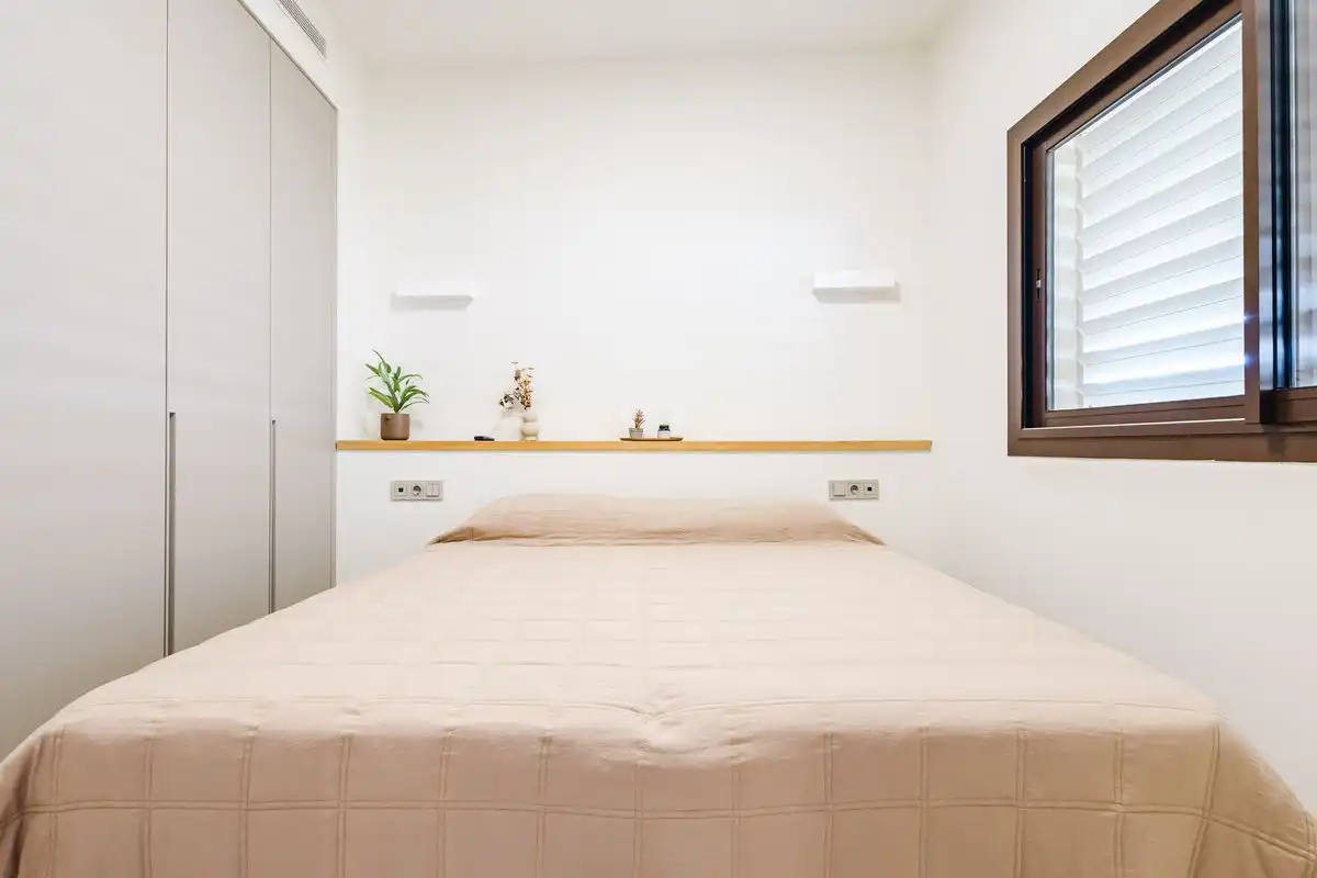 Bedroom of Flat for sale in Fuengirola  with Air Conditioner, Heating and Terrace