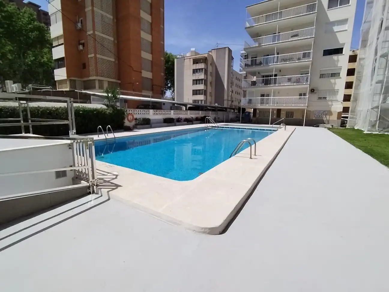 Swimming pool of Apartments for sale in Benidorm  with Private garden, Terrace and Community pool