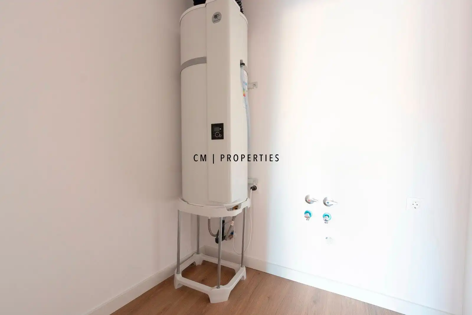 Habitación de Piso de alquiler en Valencia con Terraza, Trastero y Piscina