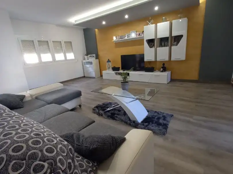 Flat with lift for sale in Carrer de Cannes 44, imagen 3