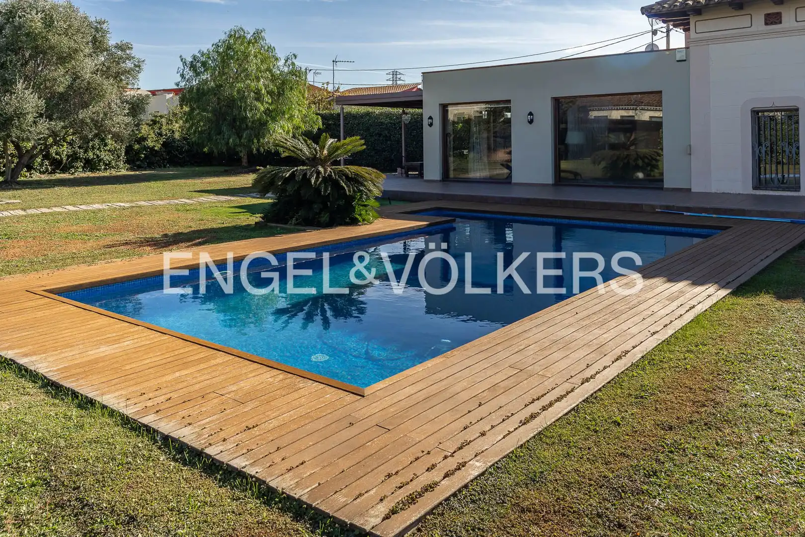 Swimming pool of Houses for sale in Les Franqueses del Vallès  with Air Conditioner, Heating and Private garden
