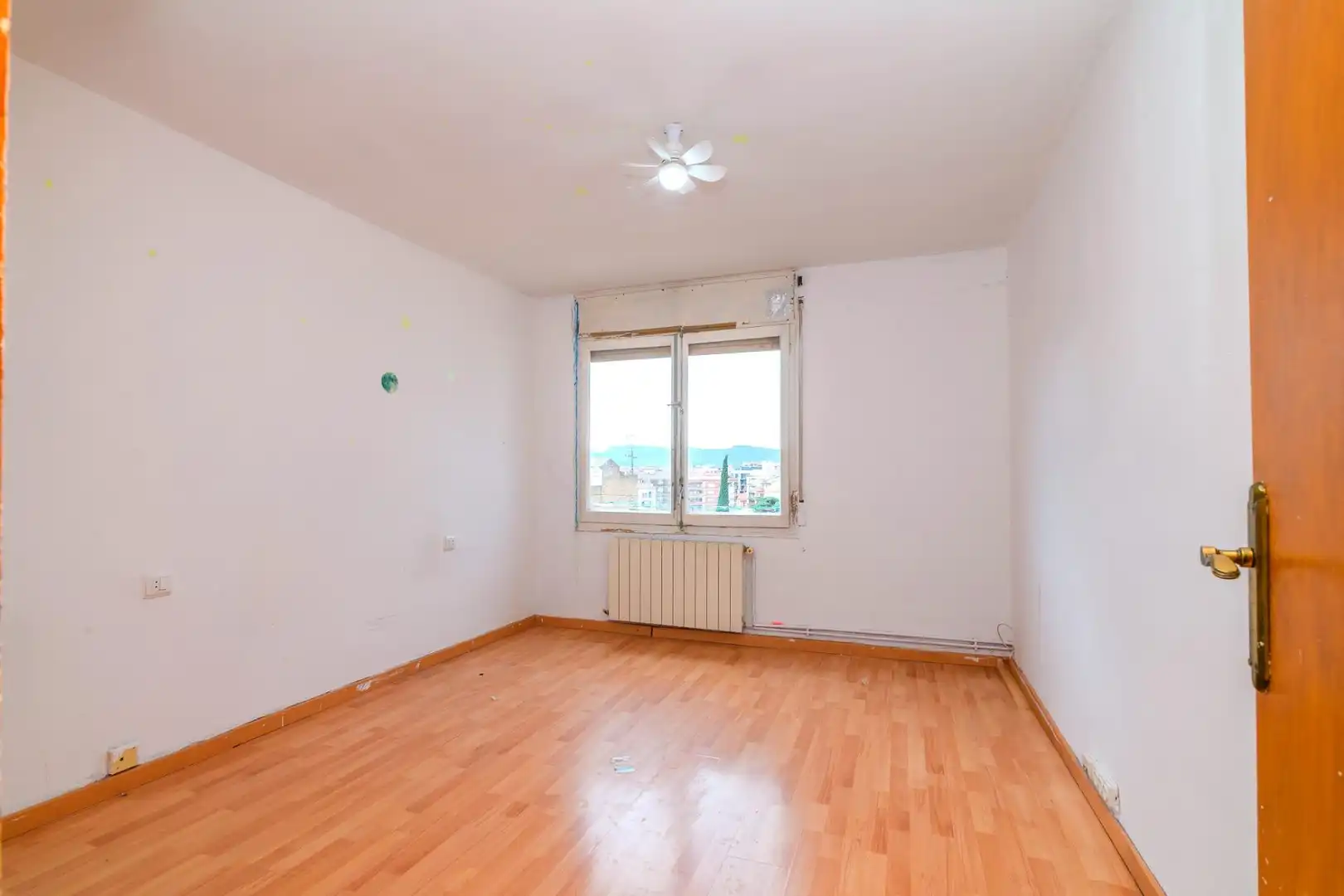Bedroom of Flat for sale in Manresa  with Heating and Alarm