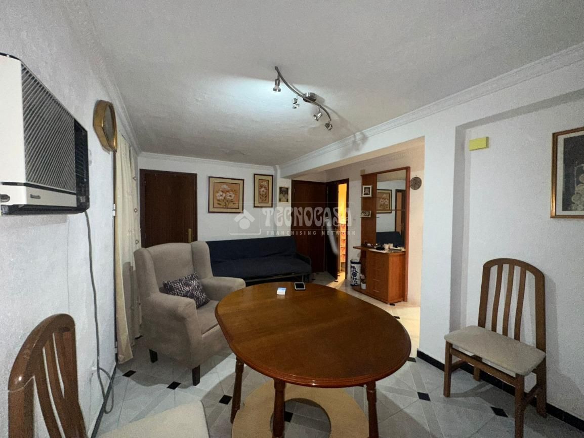 Living room of Flat for sale in  Sevilla Capital