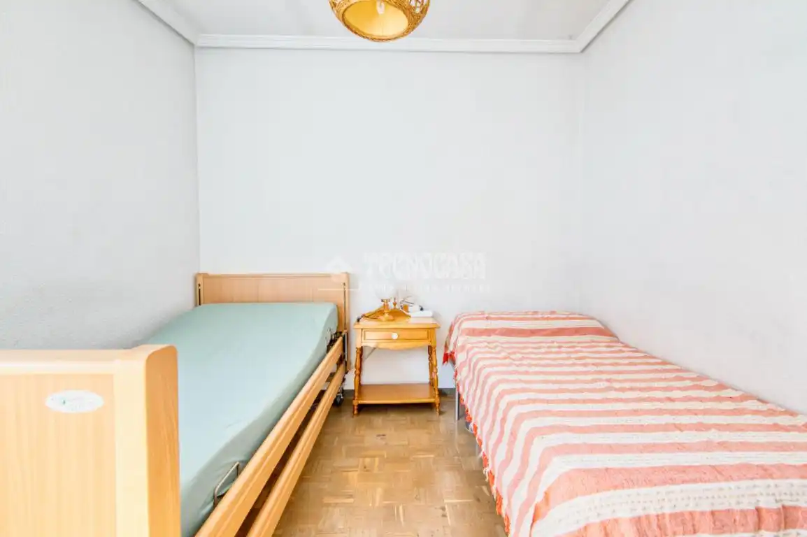 Bedroom of Flat for sale in Salamanca  with Heating and Balcony