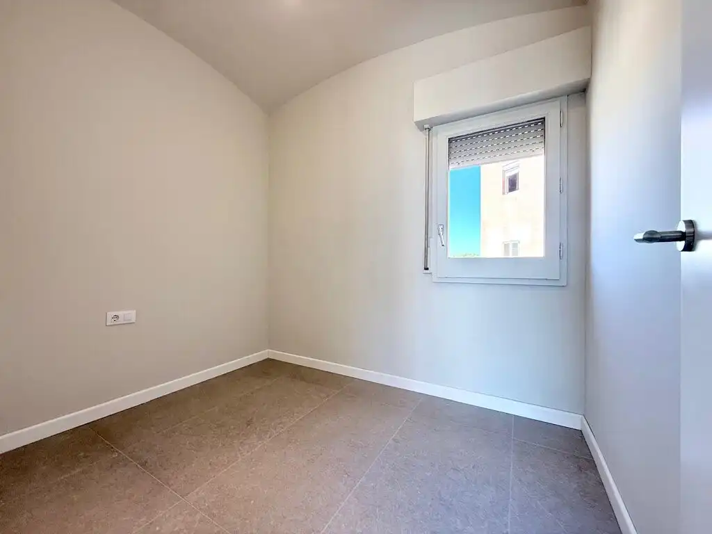 Bedroom of Flat for sale in Figueres  with Air Conditioner