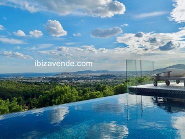 Chalet con piscina en venta en del Prado