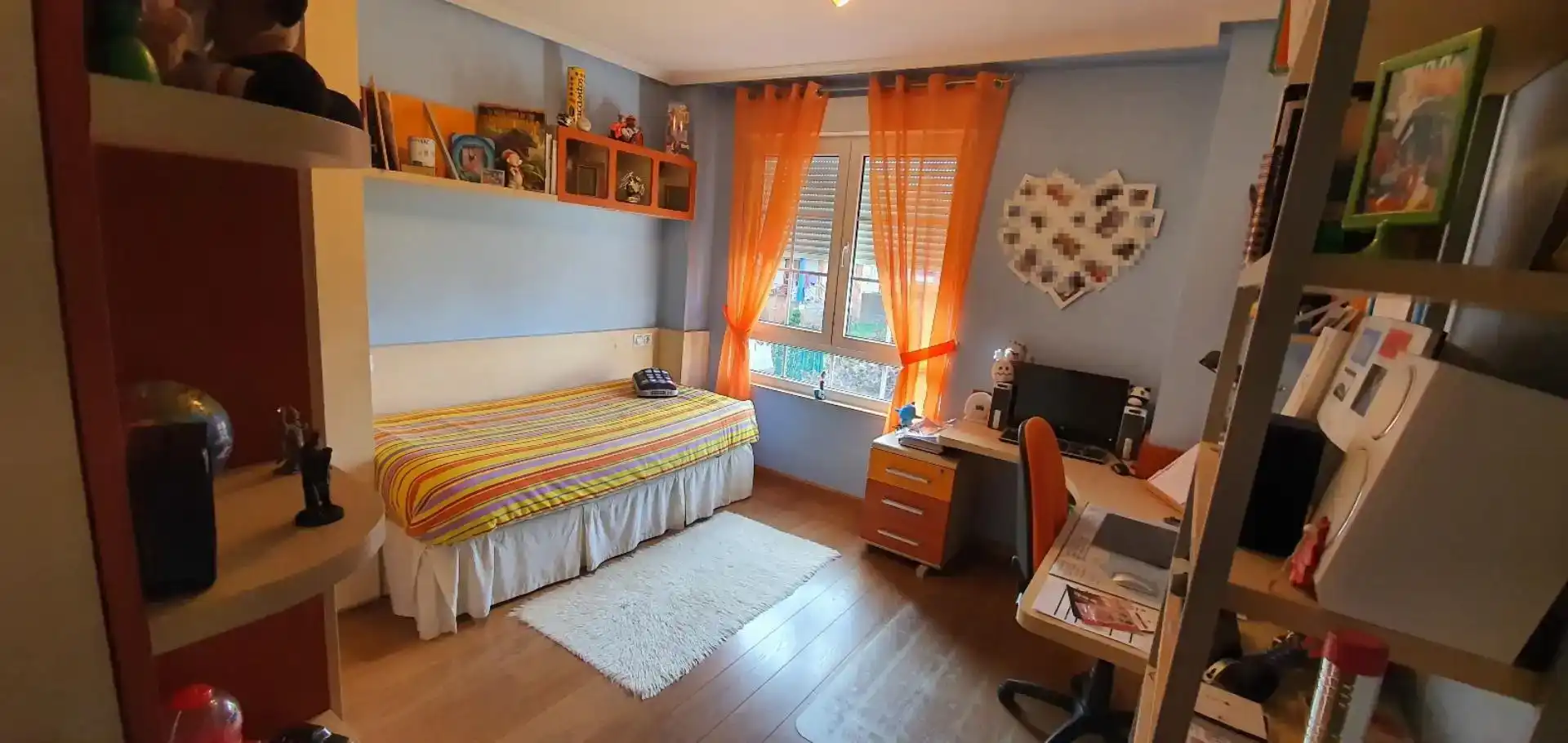 Habitación de Casa o chalet en venta en Villaquilambre con Piscina y Balcón