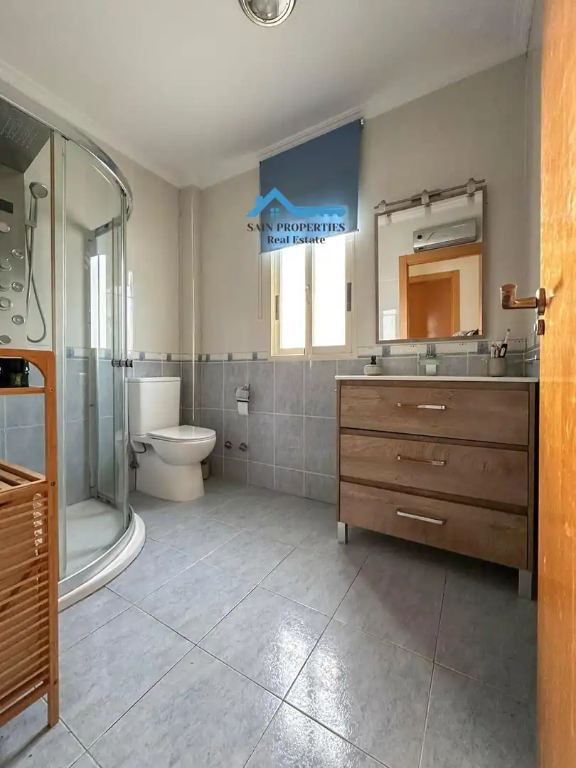 Bathroom of Detached homes for sale in L'Alfàs del Pi  with Air Conditioner, Private garden and Storage room