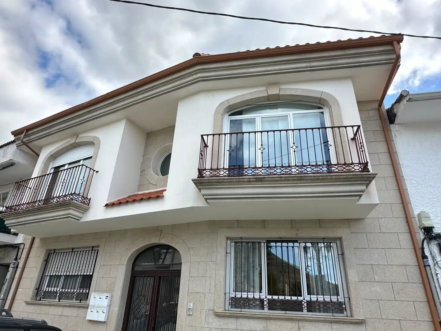 Vista exterior de Pis en venda en Hoyo de Manzanares amb Calefacció, Jardí privat i Terrassa