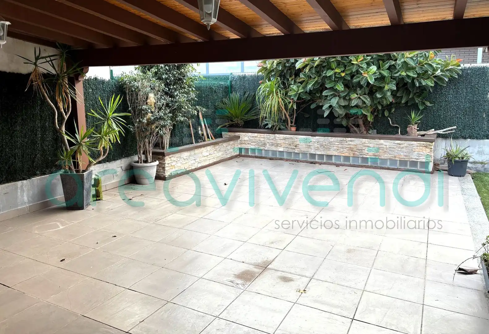 Terraza de Casa adosada en venta en Castellón de la Plana / Castelló de la Plana con Aire acondicionado, Calefacción y Jardín privado
