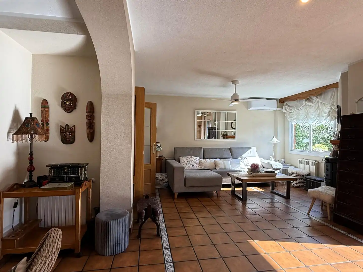 Sala de estar de Casa adosada en venta en Guadalajara con Aire acondicionado, Calefacción y Terraza