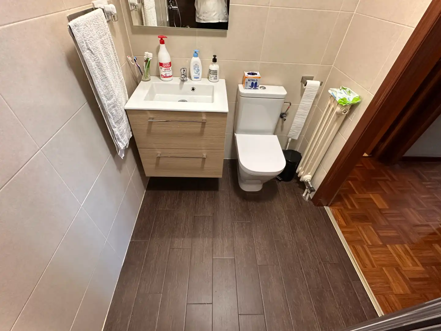 Badezimmer von Wohnung zum Verkauf in Cuenca mit Heizung, Parkett und Terrasse