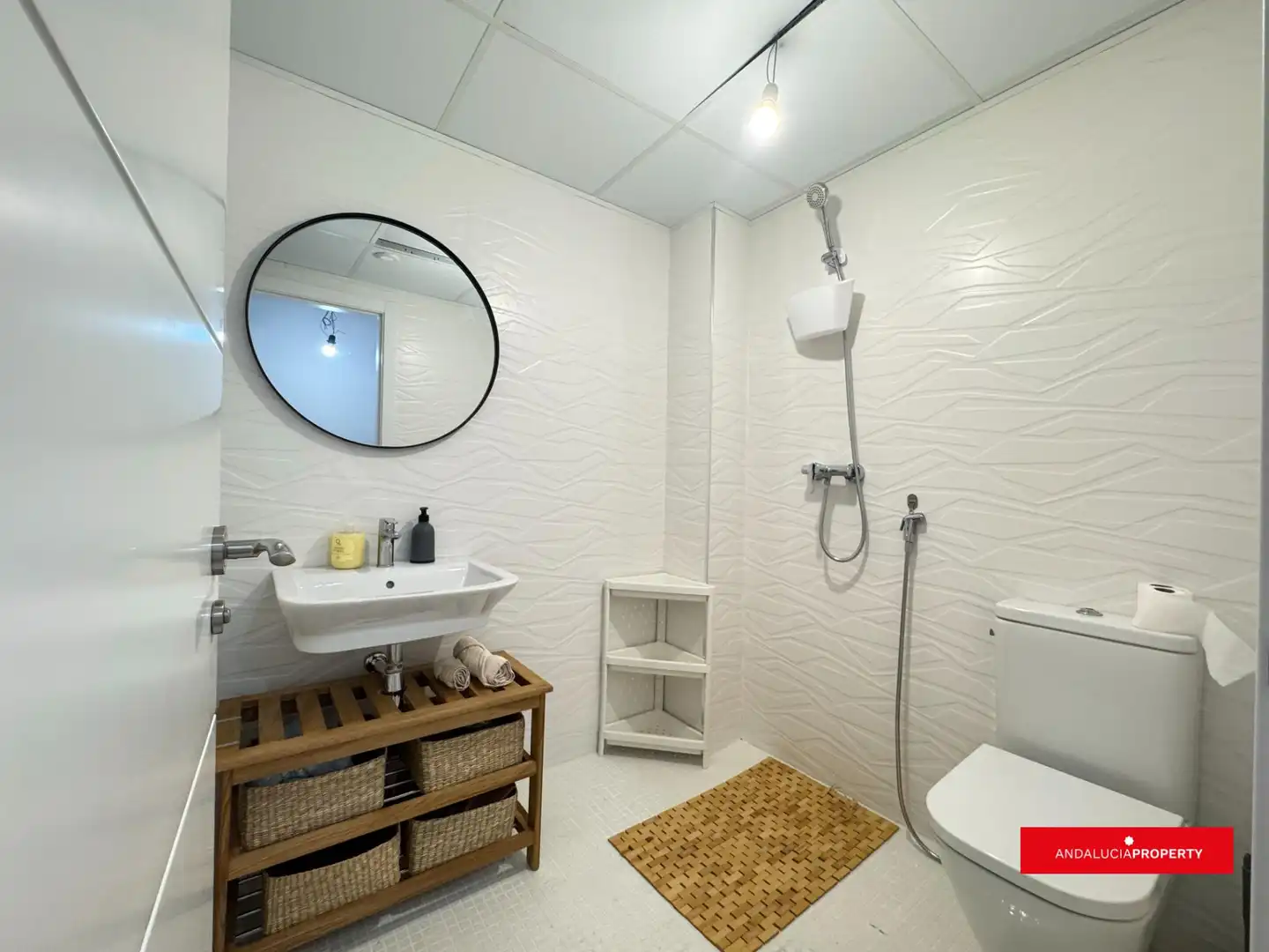 Badezimmer von Wohnung zur Miete in Sorvilán mit Klimaanlage, Heizung und Privatgarten