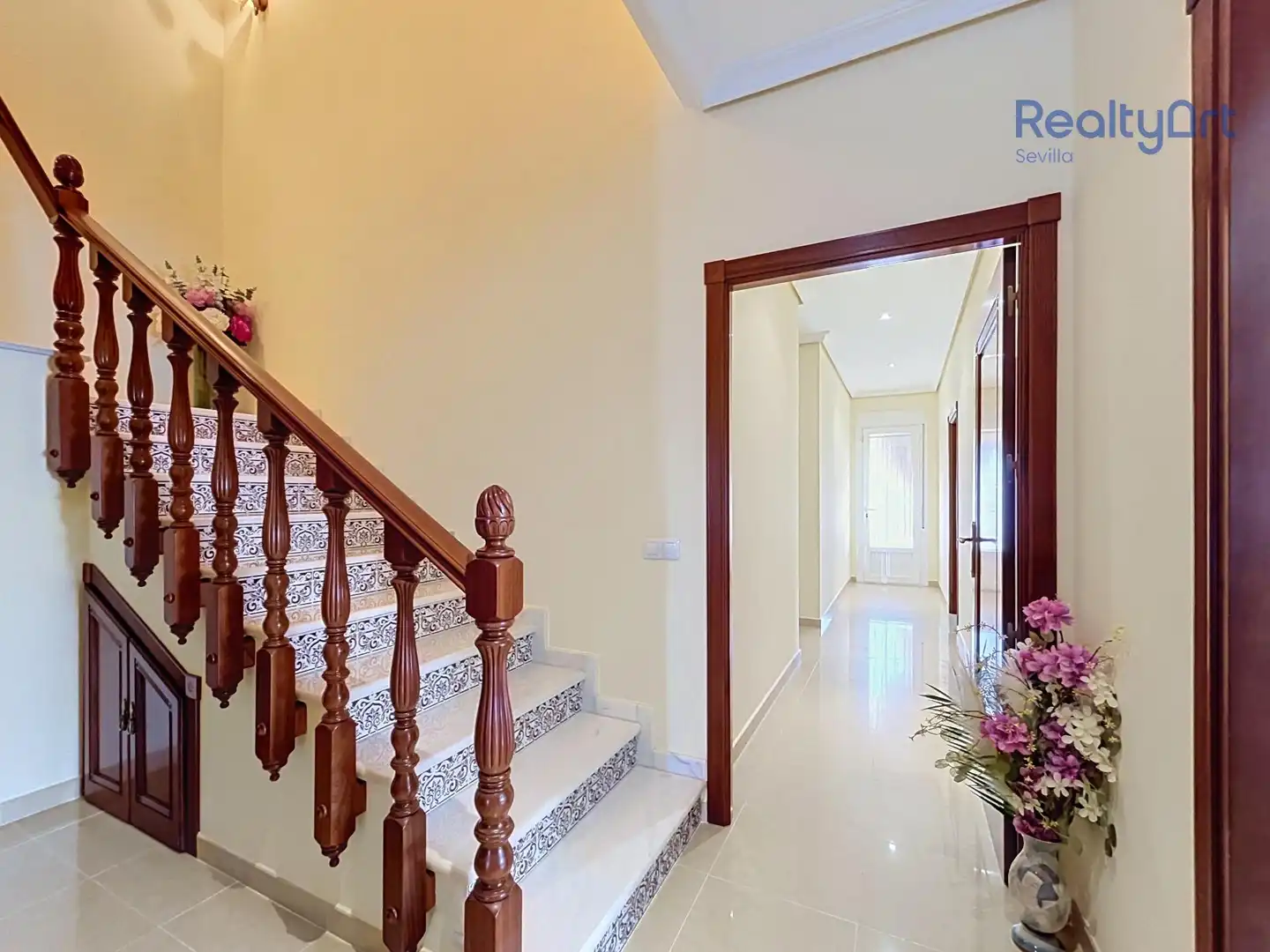 Houses for sale in Tomares  with Air Conditioner, Heating and Private garden