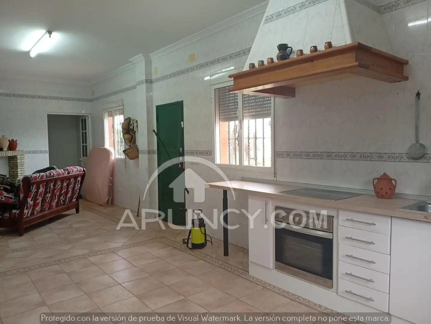 Cuina de Casa o xalet en venda en Alcalá de Guadaira amb Jardí privat, Terrassa i Traster