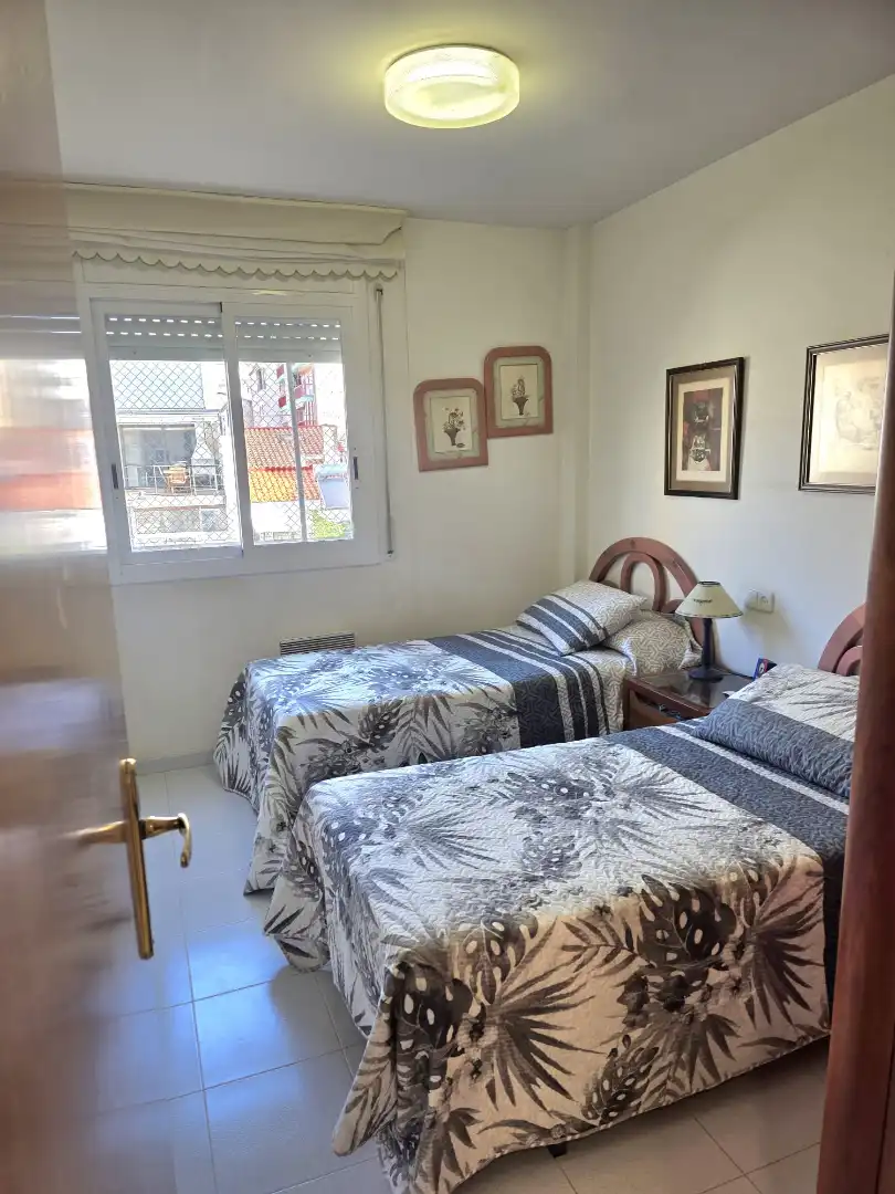 Schlafzimmer von Wohnung zum Verkauf in Calella mit Klimaanlage, Heizung und Balkon