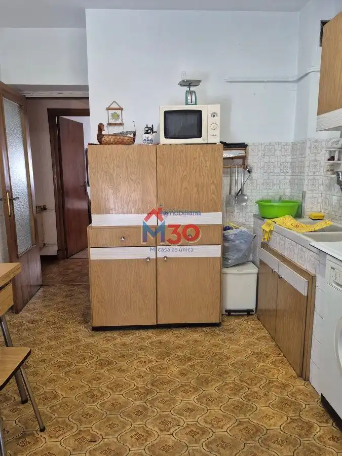 Cocina de Piso en venta en Miranda de Ebro con Calefacción, Terraza y Trastero