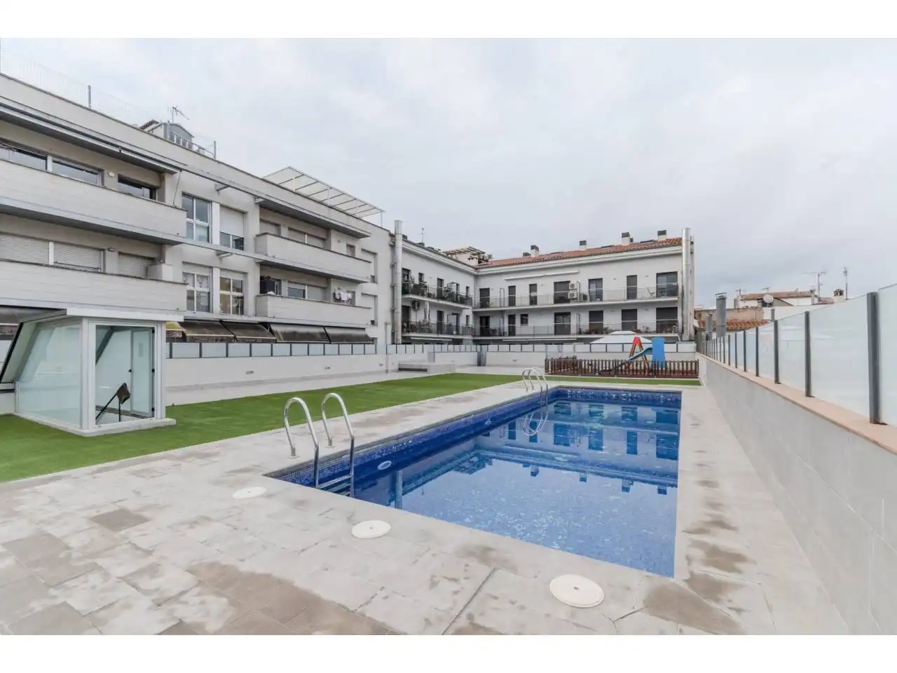 Piscina de Dúplex en venda en Salt amb Aire condicionat, Calefacció i Traster