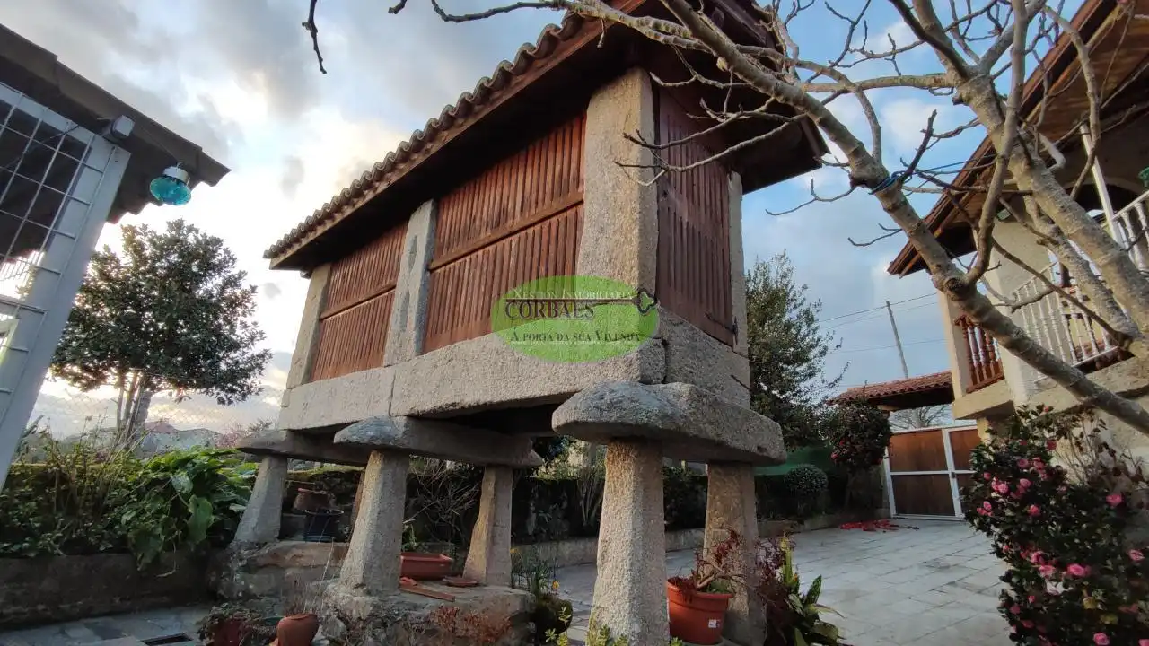 Vista exterior de Casa o xalet en venda en Paderne de Allariz amb Calefacció, Jardí privat i Parquet
