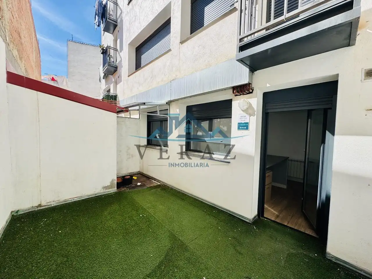 Vista exterior de Planta baixa en venda en Centro - Corte Inglés