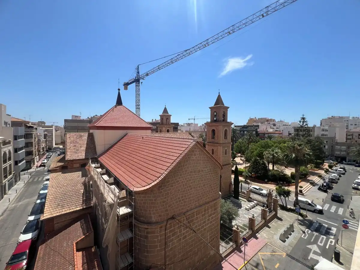 Vista exterior de Pis en venda en Torrevieja amb Aire condicionat, Calefacció i Moblat