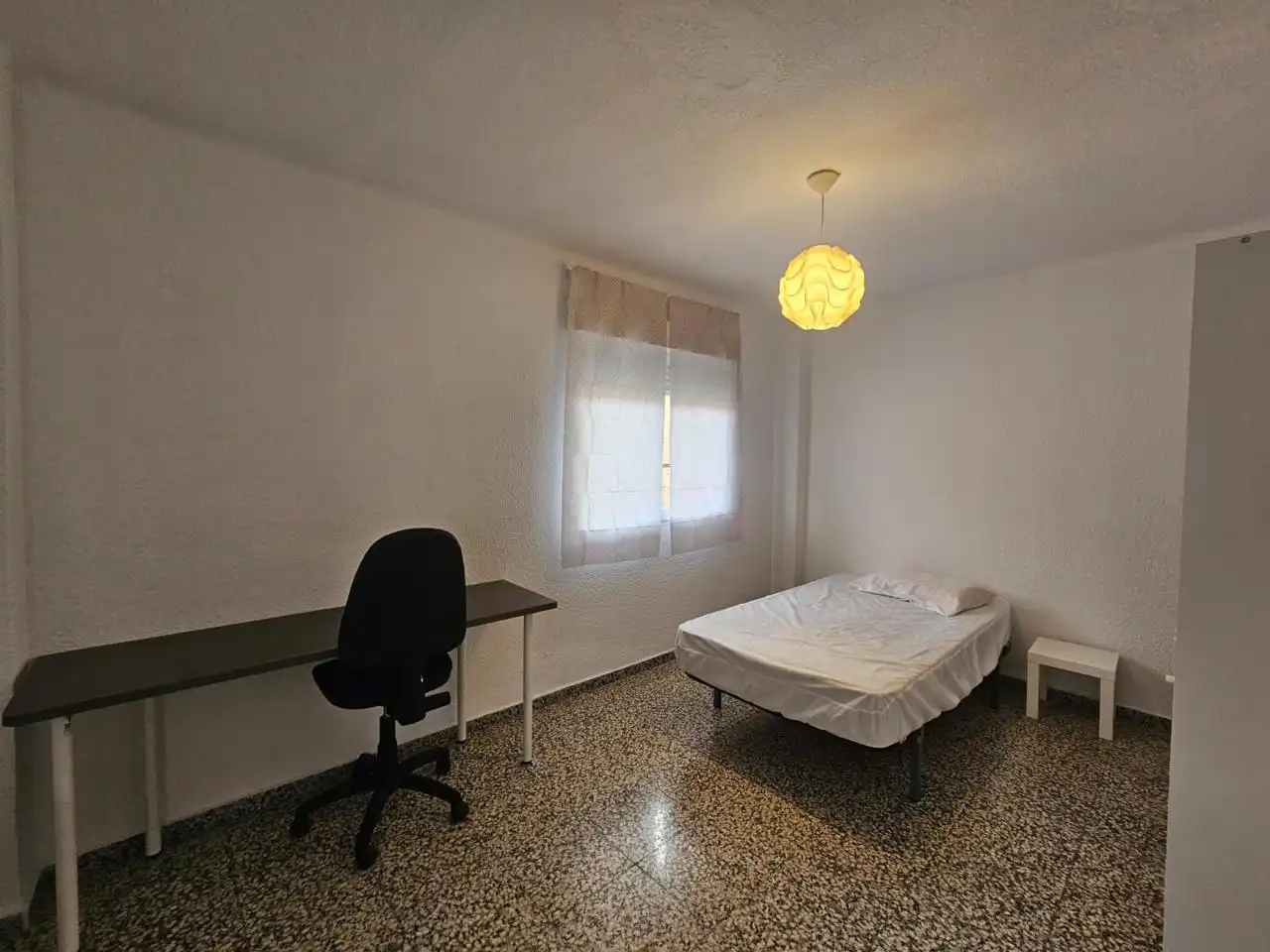 Habitación en Calle Aristoteles, Cerrillo de Maracena - Periodistas
